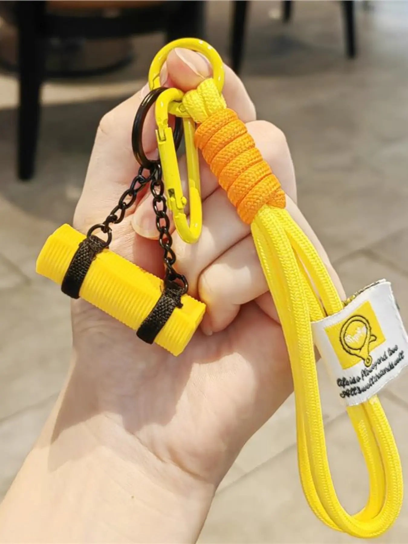 Creative Mini Yoga Mat Keychain, Keychain Accessory, Yoga Pad Keyring, Pilates Mat Yoga Charm Fitness Keychain for Bags, Bag Ornaments, Bag Hanging, Yoga Pilates Mat Bag Charm Decoration, Gym Bag Accessories, Car Backpack Keychain, Perfect Fitness Gift