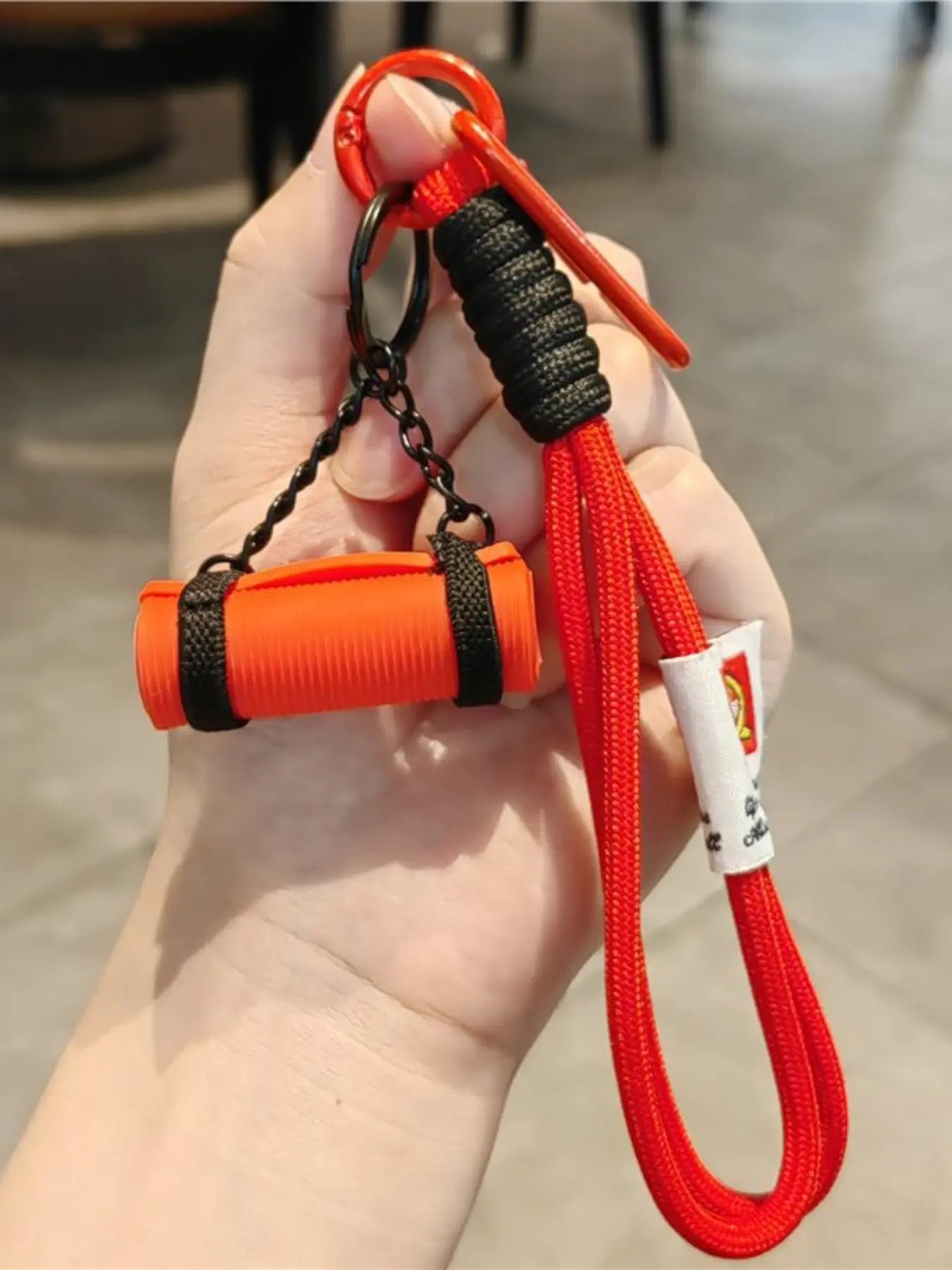 Creative Mini Yoga Mat Keychain, Keychain Accessory, Yoga Pad Keyring, Pilates Mat Yoga Charm Fitness Keychain for Bags, Bag Ornaments, Bag Hanging, Yoga Pilates Mat Bag Charm Decoration, Gym Bag Accessories, Car Backpack Keychain, Perfect Fitness Gift